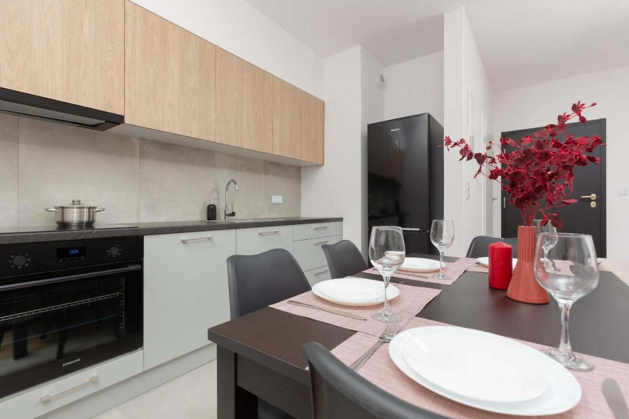 Stacja Wola Apartment Guminska By Noclegi Renters Warsawa Bagian luar foto
